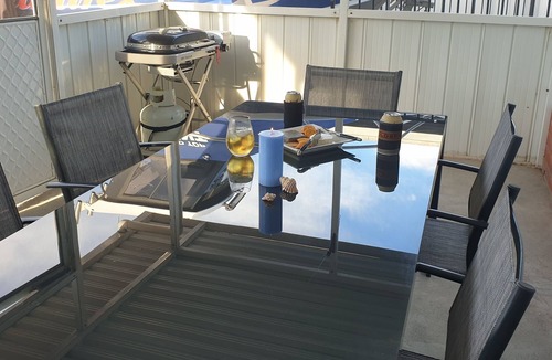 Harrington House | 24/7 a renovated 3 bedroom holiday home facing the peaceful Manning River