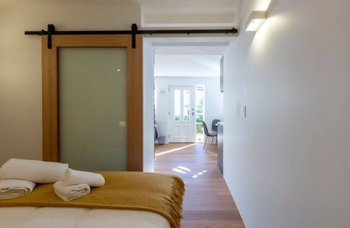 Greenwich Apartment | 2BDR New Apt - Near RNSH & St Leonards