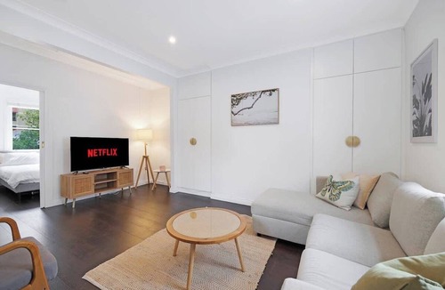 Kings Cross Apartment | 2BR apartment in trendy Potts Pt
