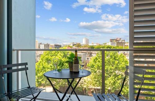 Chippendale Apartment | 2BR Chippendale - Free Parking, Walk to Central