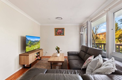 Wentworth Falls Apartment | 3-Bed Pet-Friendly Near Wentworth