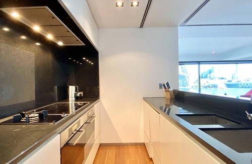 Kirribilli Apartment | 3-Bedroom Apartment w/Terrace with Harbour View, 900m Stroll to Harbour Bridge