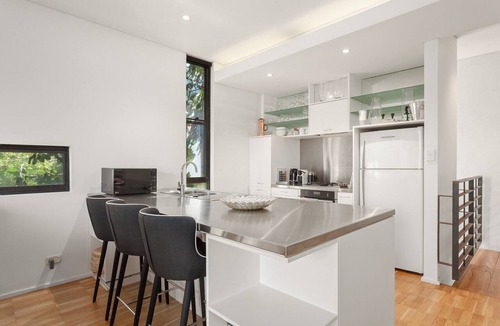 Darlinghurst Apartment | 3-Bedroom Home in the Heart of Darlinghurst