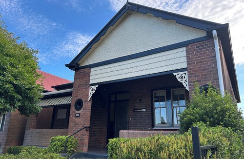 Crookwell House | 3 bedroom home, Located on the main street of Crookwell