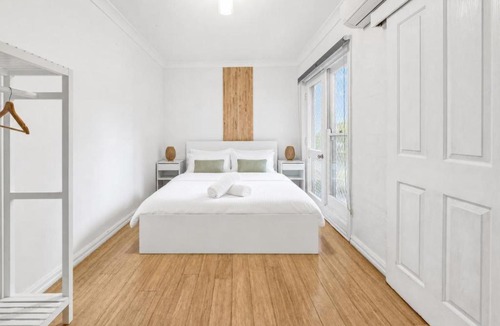 Ultimo Apartment | 3-Bedroom House in Ultimo Good for 10 Guests