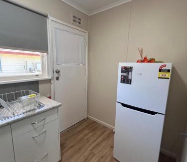 Canowindra Apartment | #3 Waddell Studio Apartment
