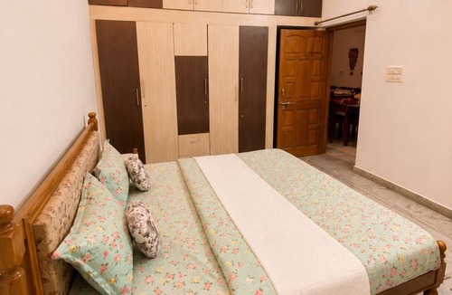 Udaipur District Bed & Breakfast | 3BHK Homestay in Udaipur, Lake View Private Terrace & Parking