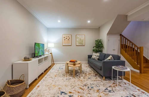 Sydney House | 3BR Home Lilyfield with parking*
