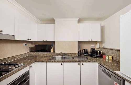 Woolloomooloo Apartment | 3BR Penthouse on Palmer with City Views, Parking