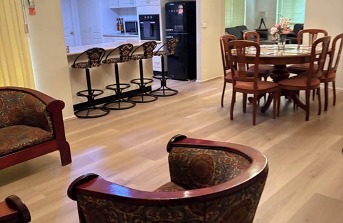 Cecil Hills Bed & Breakfast | 4 BEDROOM HOUSE IN CECIL HILLS NSW