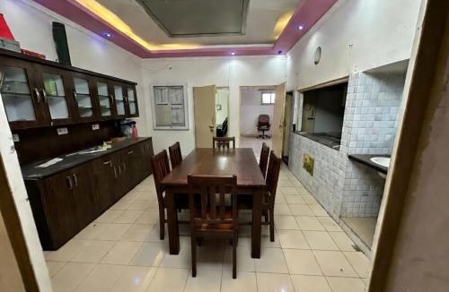 Hazratganj Apartment | 4 Bhk home in hazratganj