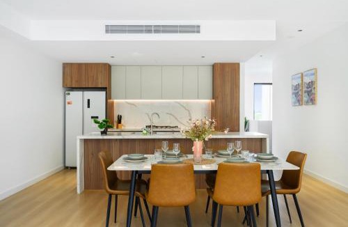 Box Hill House | 4BR Spacious Townhouse in Box Hill