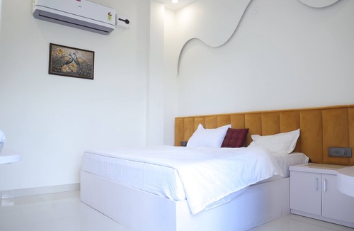 Amritsar Bed & Breakfast | 5-bedroom bed & breakfast in welcoming Amritsar with AC comfort