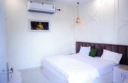 Amritsar Bed & Breakfast | 5-bedroom bed & breakfast in welcoming Amritsar with AC comfort