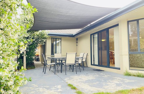 Gungahlin House | 6 Bedroom House @ Gungahlin Town Center