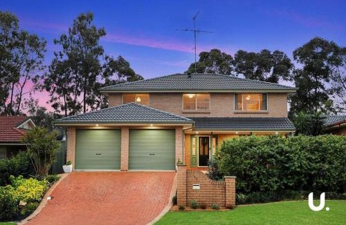 Glenmore Park Villa | 6 Bedroom Pool House Sleeps 15 Blue Mountains Penrith Group Accommodation