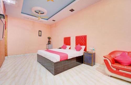 Daulatabad Hotel | 6 CR Hotel Lucky Star CENTRAL BUS STOP