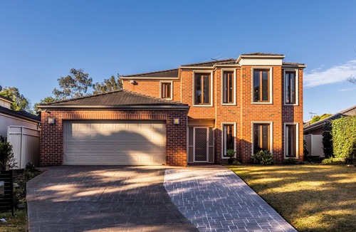 Kellyville House | 7min Walk to Metro Station, Elegant 5BR House