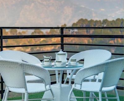 Dharampur Apartment | A Bluebell Villa I Jacuzzi I 3 Bedroom Villa With Open Air Lawn & BBQ l Bonfire Available l Kasauli By Exotic Stays