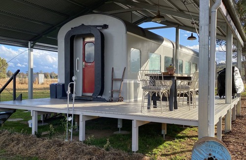 Perthville House | A unique sleeper train carriage near Bathurst that's off the rails!