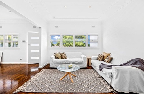 Abbotsford House | Abbotsford · Renovated family home close to the water's edge