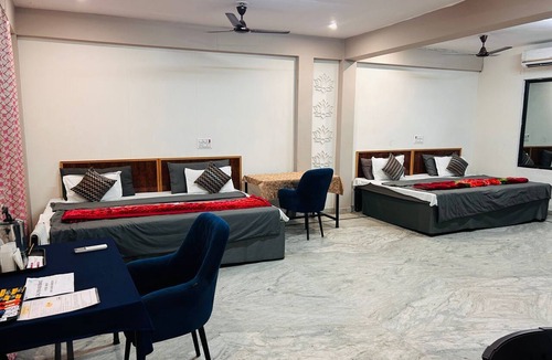 Mayapur Hotel | Abhi Ganga Homestay