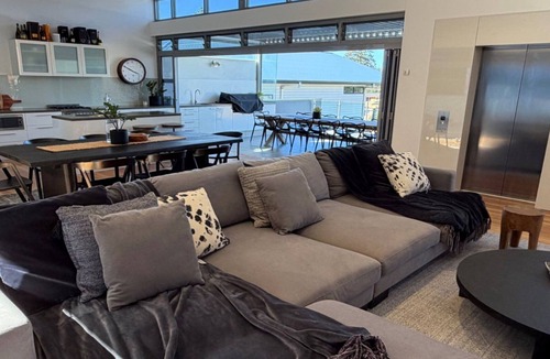 Avoca Beach House | Aboard Avoca - Footsteps from the Sand