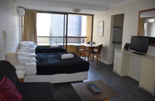 Darlinghurst Apartment | Accommodation Sydney City Centre - Hyde Park Studio Apartment with Balcony