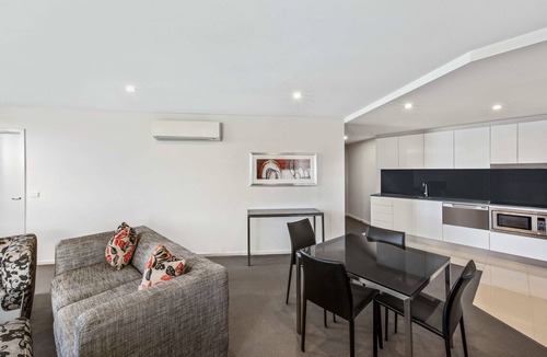 Dickson Hotel | Adina Serviced Apartments Canberra Dickson