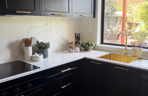 Glenbrook Apartment | Adorable one-bedroom studio with a cozy fire pit