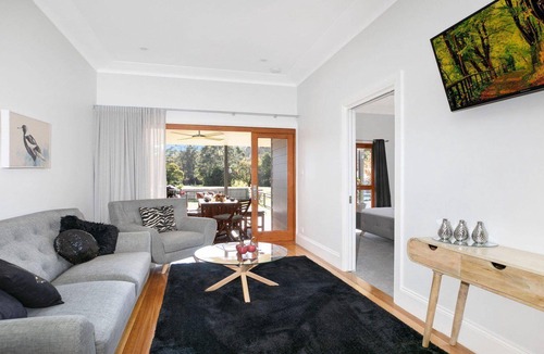 Bowral House | Advilla - stylish, charming and central location
