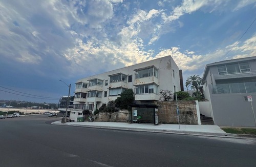 Maroubra Apartment | Affordable Ocean View 1BDR Unit Maroubra Beach