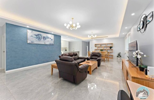 Fairfield House | Aircabin - Fairfield - Modern - 6 Bedrooms House