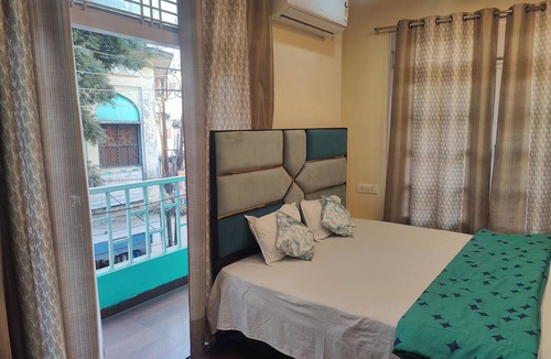 Varanasi Apartment | Akhand Bhawan Homestay