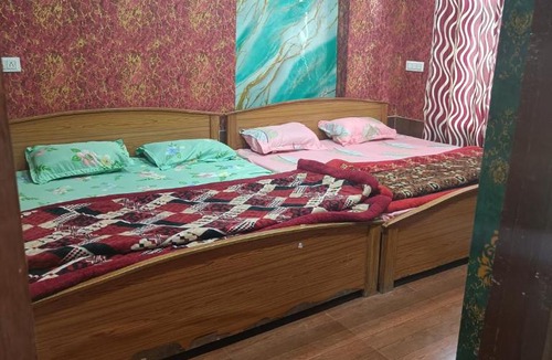 Srinagar House | Alamdar guest house