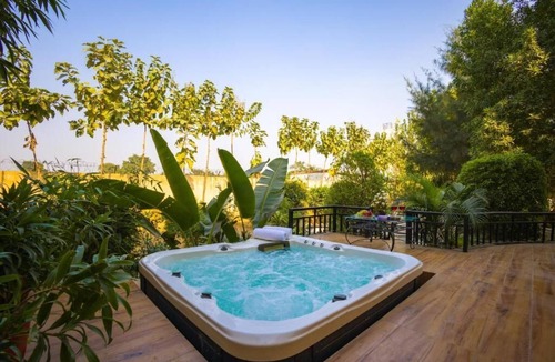 Palwal Villa | Alaya Stays Dacha 3 BHK with Jacuzzi