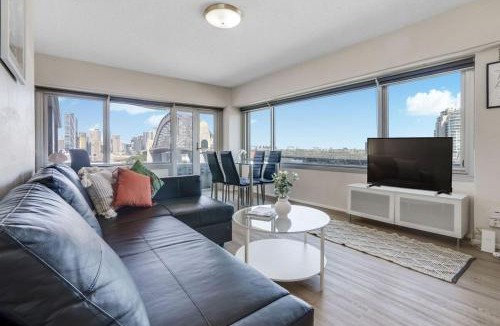 Kirribilli Apartment | Altus Harbour Bridge Apartments
