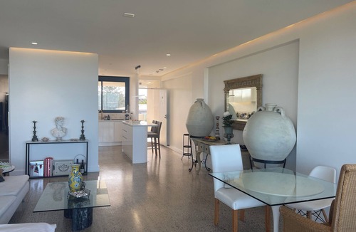 Tamarama Apartment | Amazing Beach Views from 5th Floor Apartment