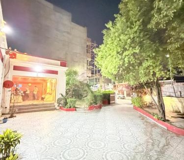 Allahabad Hotel | Amba heritage house