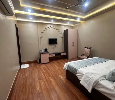 Agra House | Ambassador Villa - An Experiential Stay