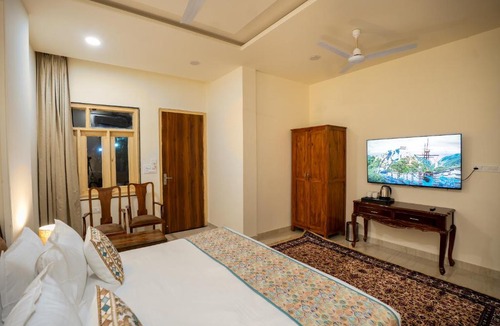 Amer Fort Road Apartment | Amber in the dunes by hnh