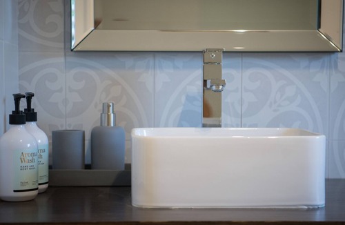 Bowral Cottage | An enchanting cottage superbly designed to meet every guests wishes