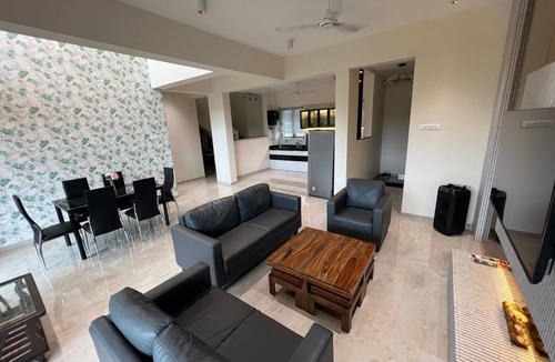 Karjat Villa | Angan in the Hill - luxurious villa with jacuzzi & scenic mountain view 🏔️