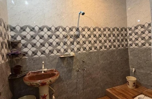 Etah Apartment | Anushka homestay