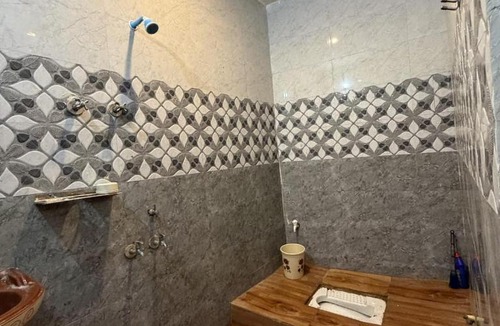 Etah Apartment | Anushka homestay