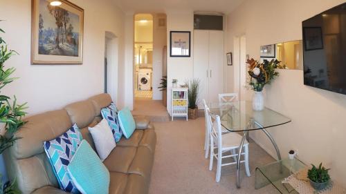 Narrabeen Apartment | Apartment 4 - The Coachhouse