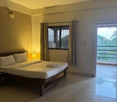 Morjim Hotel | Aqua Wave by YogiTree Hotels