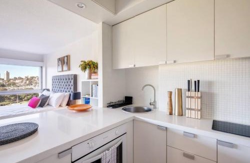 Rushcutters Bay Apartment | 'Aquarius Rising' Poolside in Rushcutters Bay