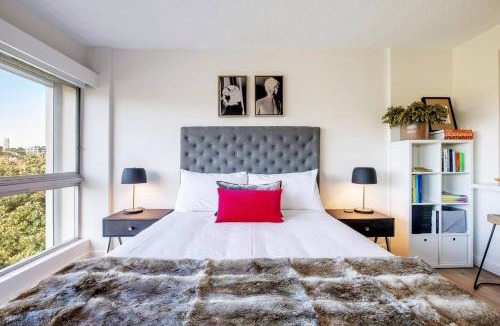 Rushcutters Bay Apartment | 'Aquarius Rising' Poolside in Rushcutters Bay