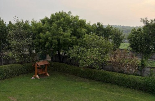 Faridabad Villa | Aravali Farm - Hill View